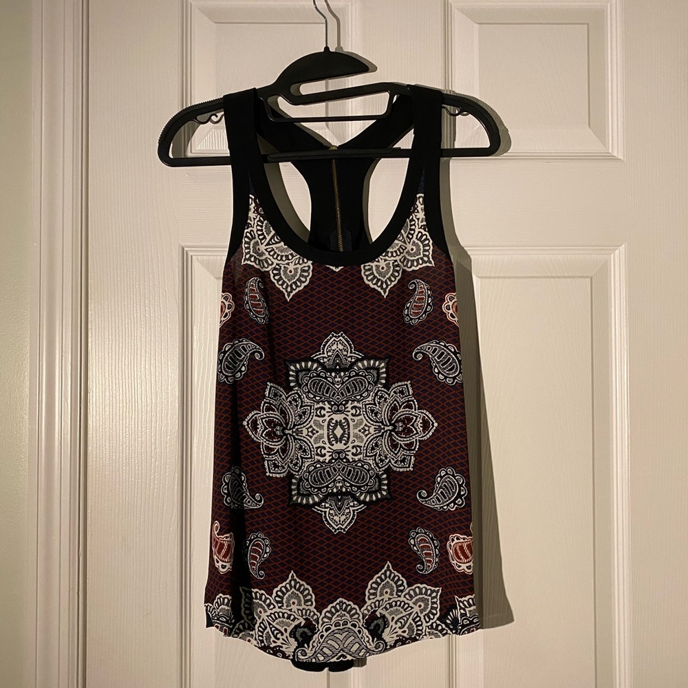 black express tank with design in front